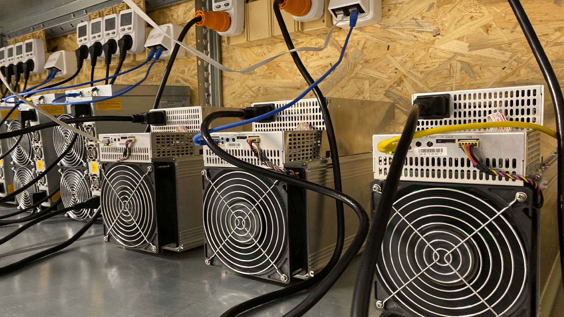 ماینینگ mining ایران استخراج رمزارز صنعت برق